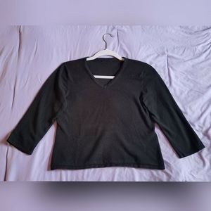 Black V-neck Cropped 3/4 Sleeve Sweater